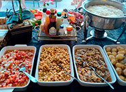 Buffet com saladas e legumes cozidos - Rei dos Eventos