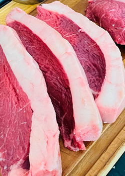 Carnes nobres picanha preparadas para o churrasco do Buffet Ouro em São Paulo