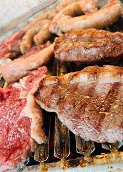 Buffet de Churrasco Padrão com carnes e acompanhamentos em São Paulo