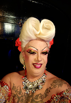 Contratar drag queen para telegrama animado