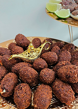 Kibe frito servido no buffet infantil