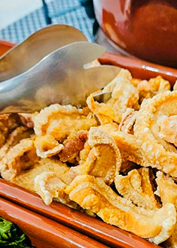 Torresmo pururuca do Buffet de Feijoada em Domicílio